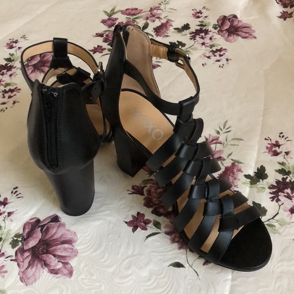 Gorgeous black dress/casual shoes - Picture 2 of 6